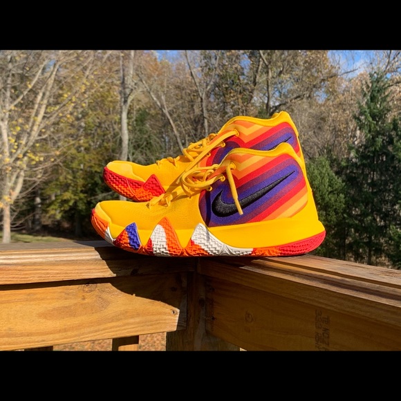 Nike Kyrie 4 70s ‘Decades Pack’ - Picture 7 of 9